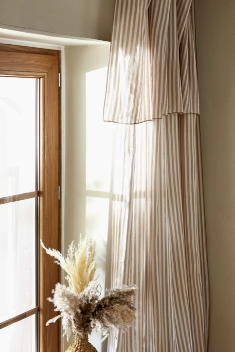 NATURAL STRIPE CURTAIN
