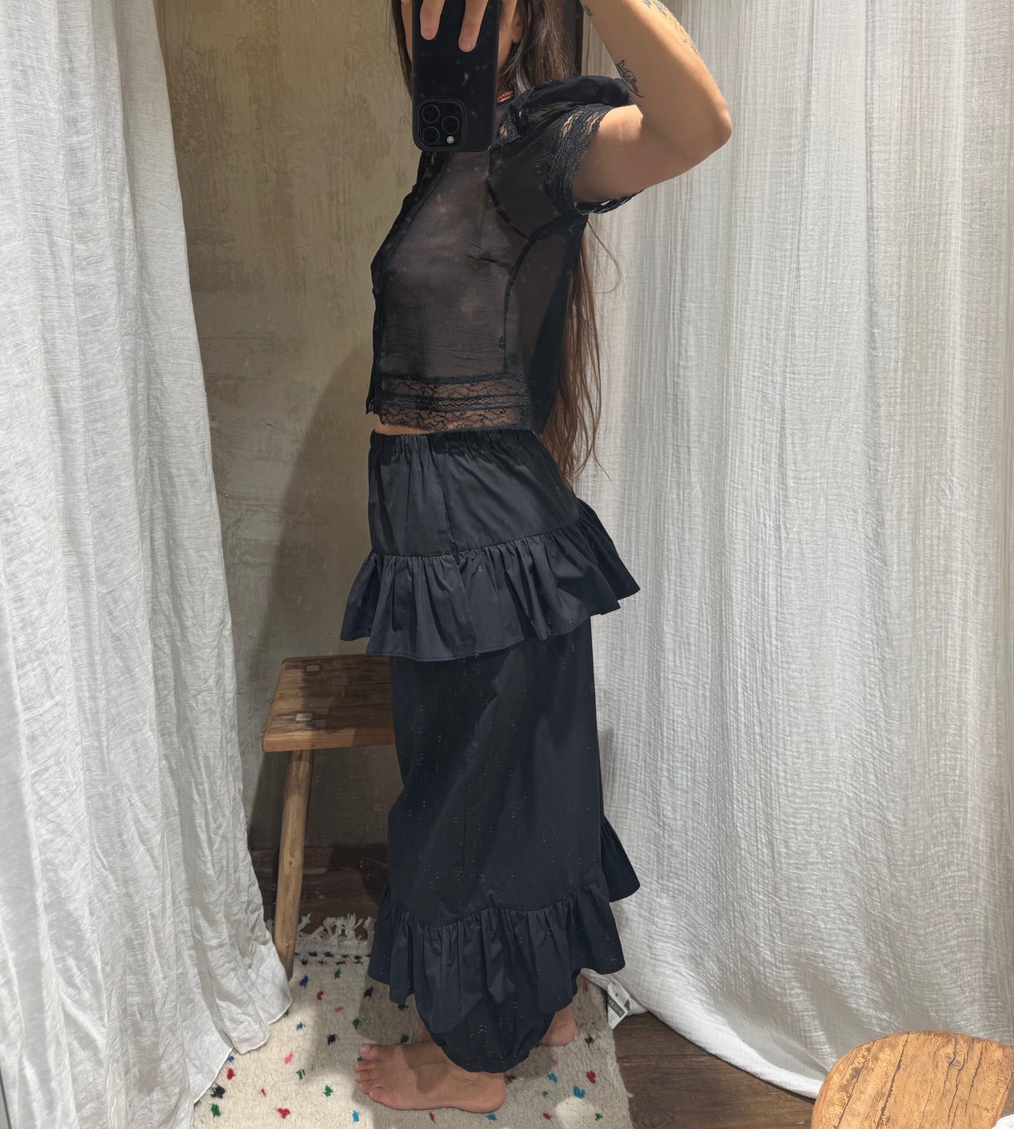 RUFLE BLACK PANTS