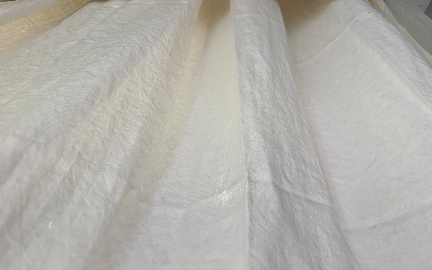 WHITE LINEN CURTAIN
