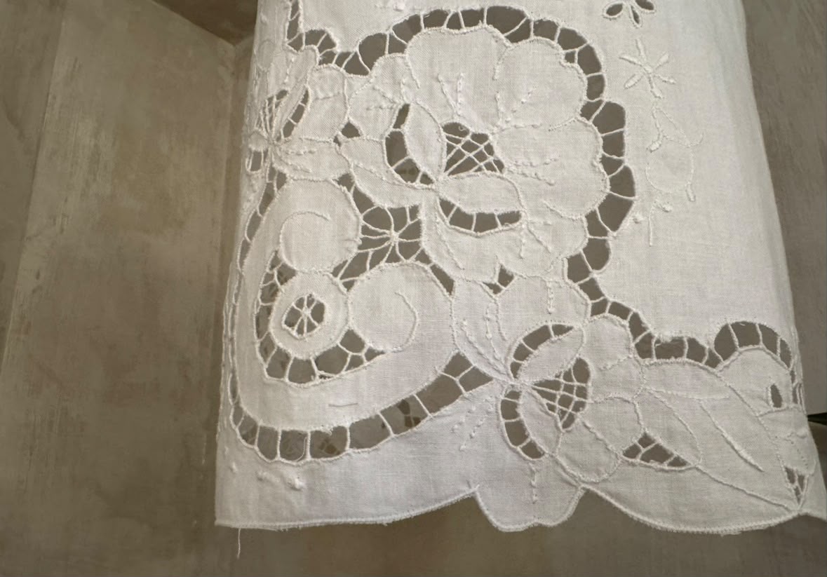 EMBROIDERED LINEN LAMPSHADES