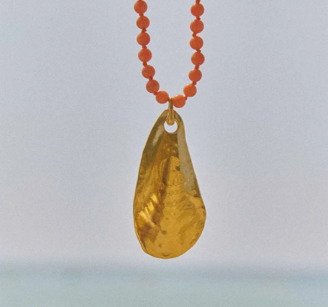 CORALINA MOULE NECKLACE