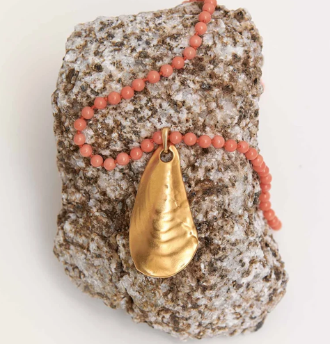 CORALINA MOULE NECKLACE