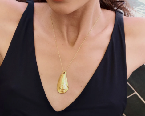 MOULE NECKLACE