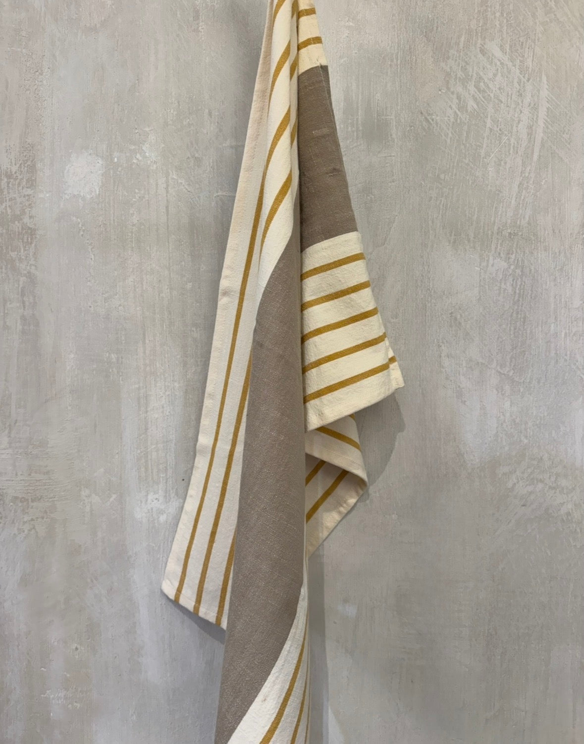 STRIPED KITCHEN TOWEL