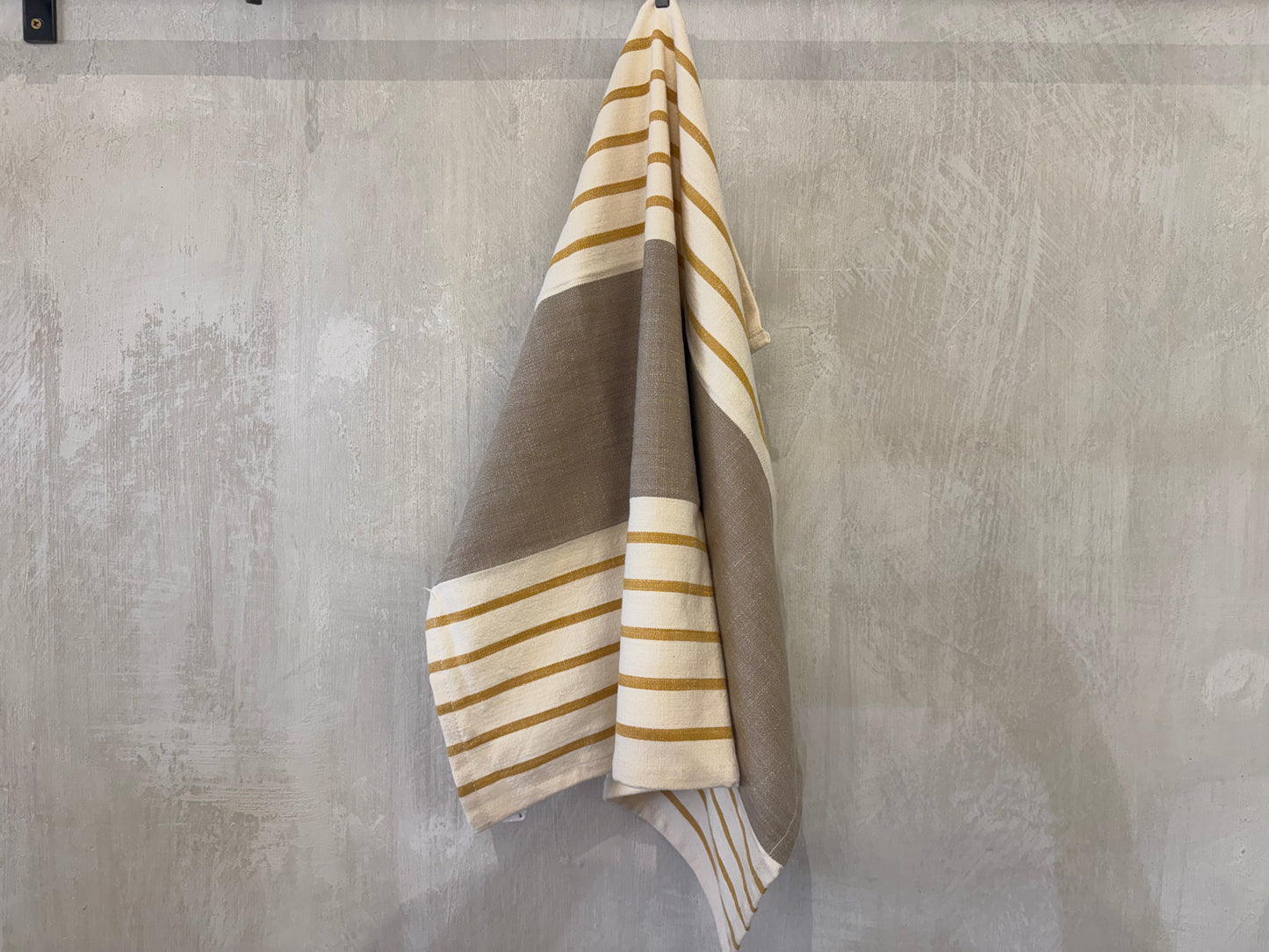 KITCHEN TOWEL