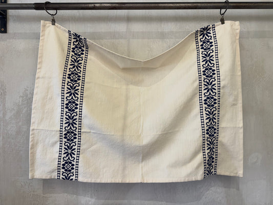 EMBROIDERED KITCHEN TOWEL