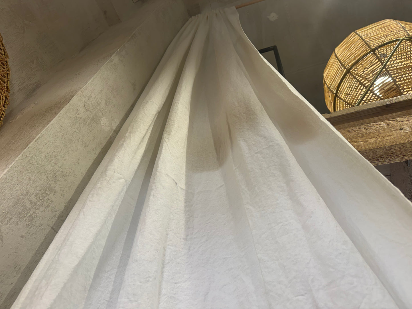 WHITE LINEN CURTAIN