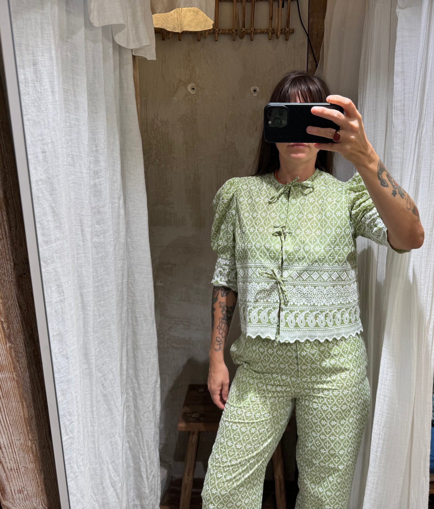 SET GRREN EMBROIDERED