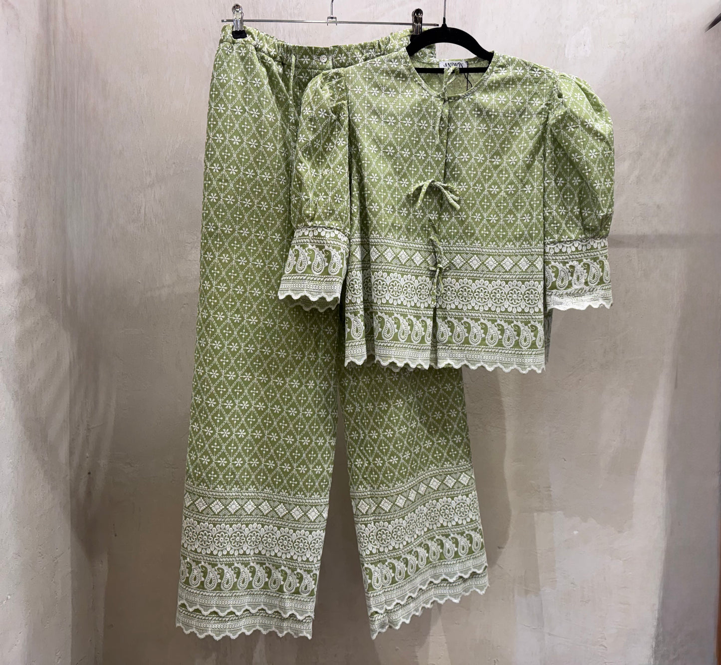 SET GRREN EMBROIDERED