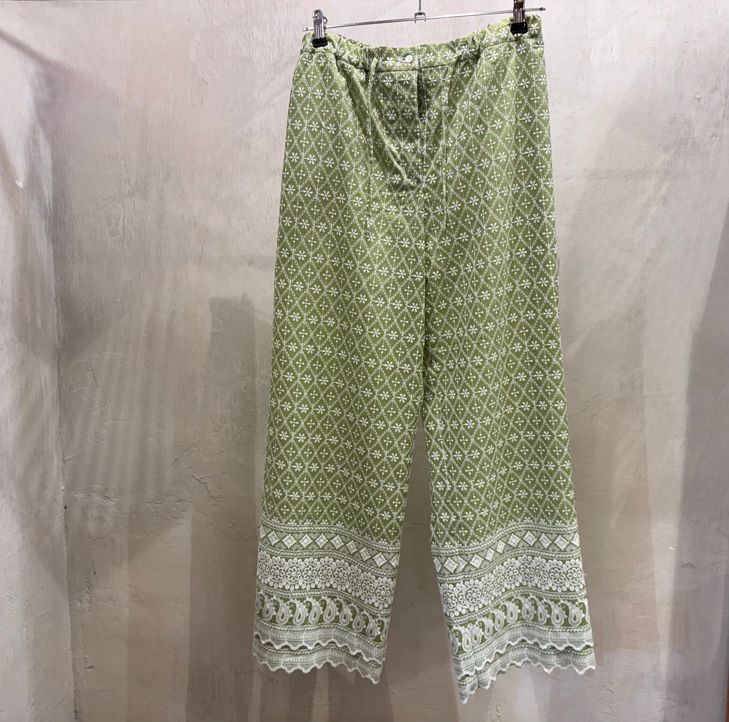 SET GRREN EMBROIDERED