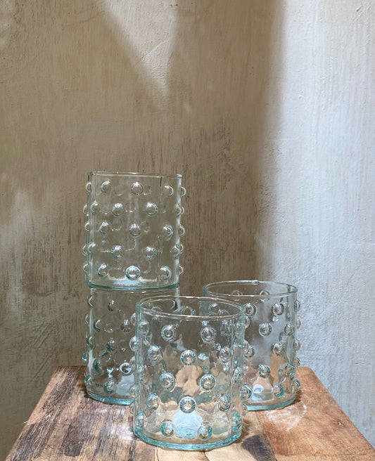 DRINKING GLASS WITH DOTS
