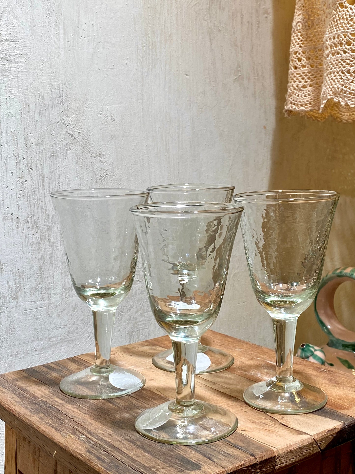 HAMMERED WINE GLASS