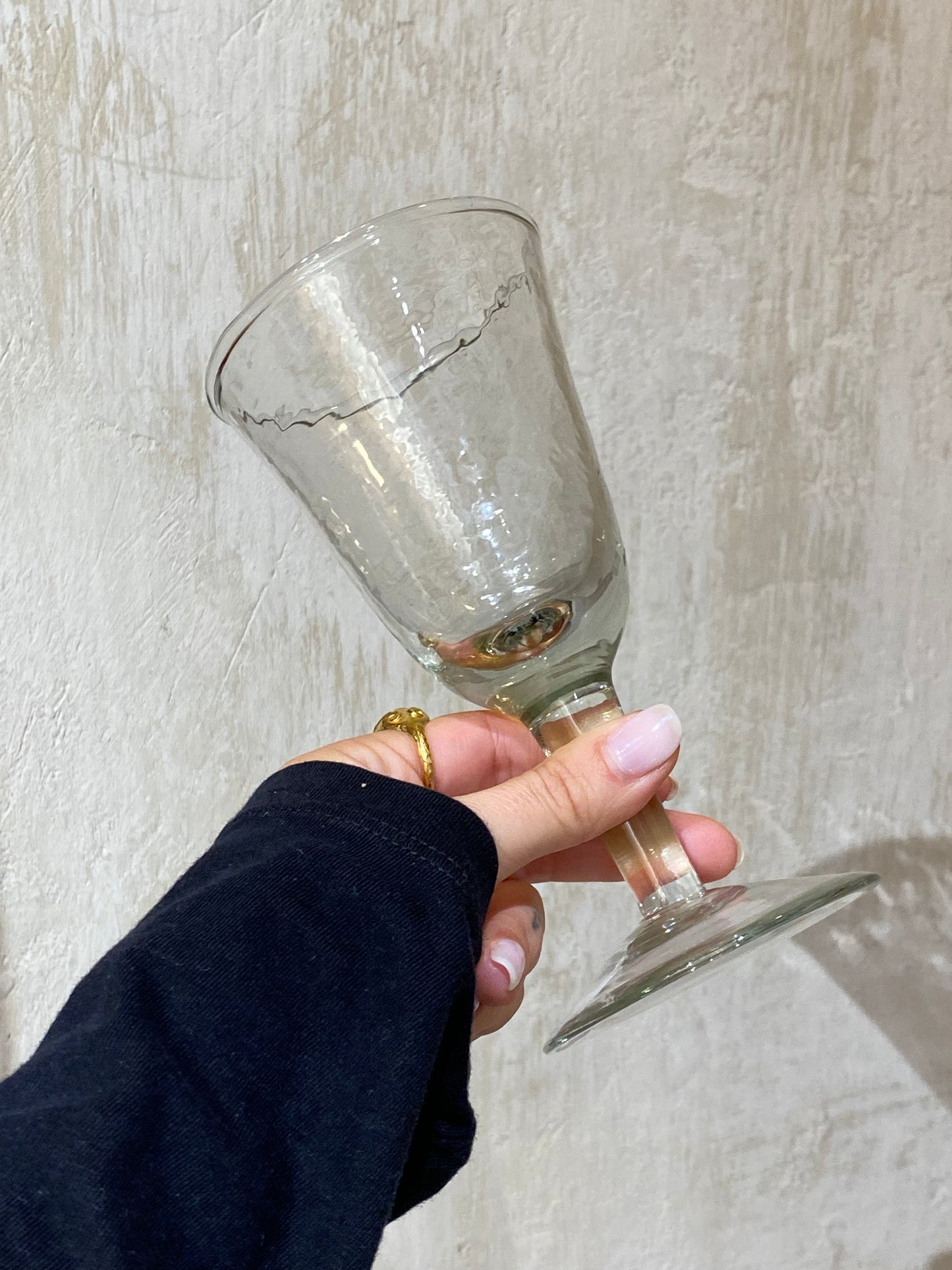 HAMMERED WINE GLASS