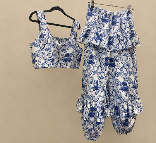 Conjunto de flores azules