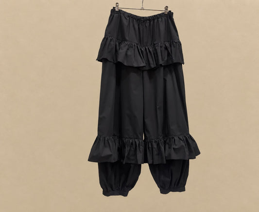 PANTALÓN NEGRO RUFLE