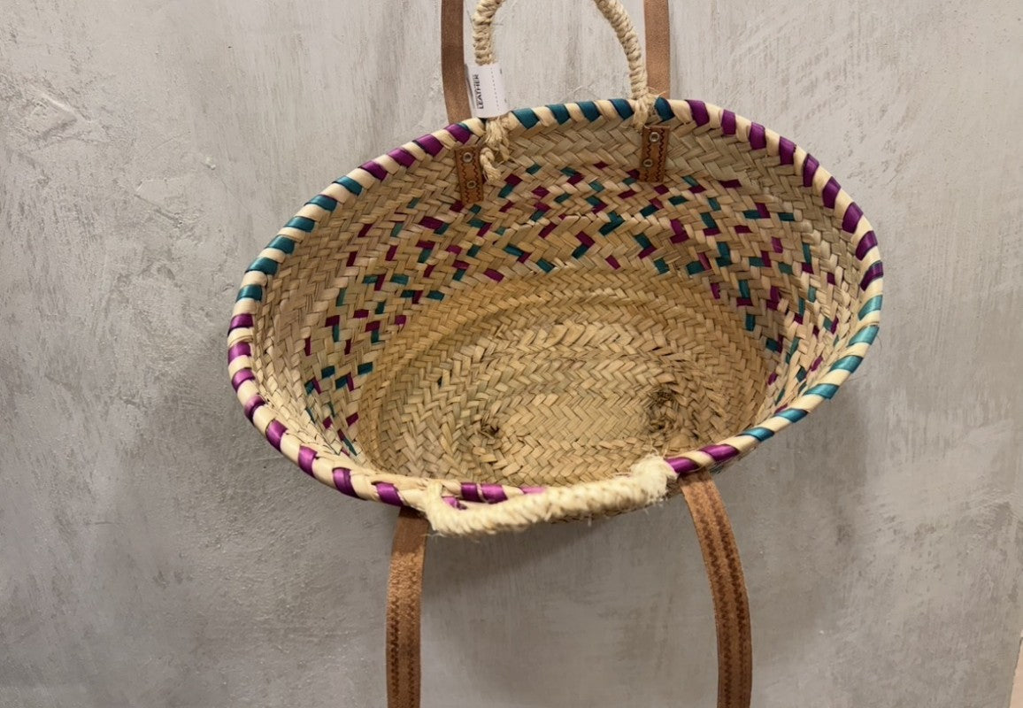 CESTA TEJIDA A MANO DE COLORES