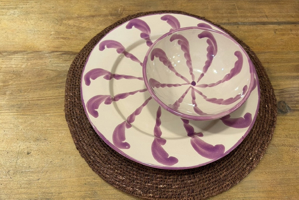 PLATO DE CERÁMICA PINTADO A MANO - LILA