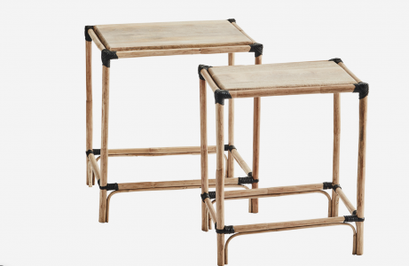 Mesa de madera y bambu