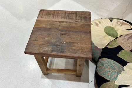 Mesita / mini taburete